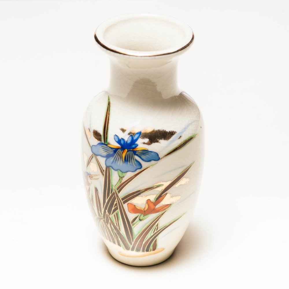 Vintage Seizan Gama Japanese Floral Cream Crackle Vase